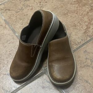 Chaco  Tan Slip-On Loafers Leather